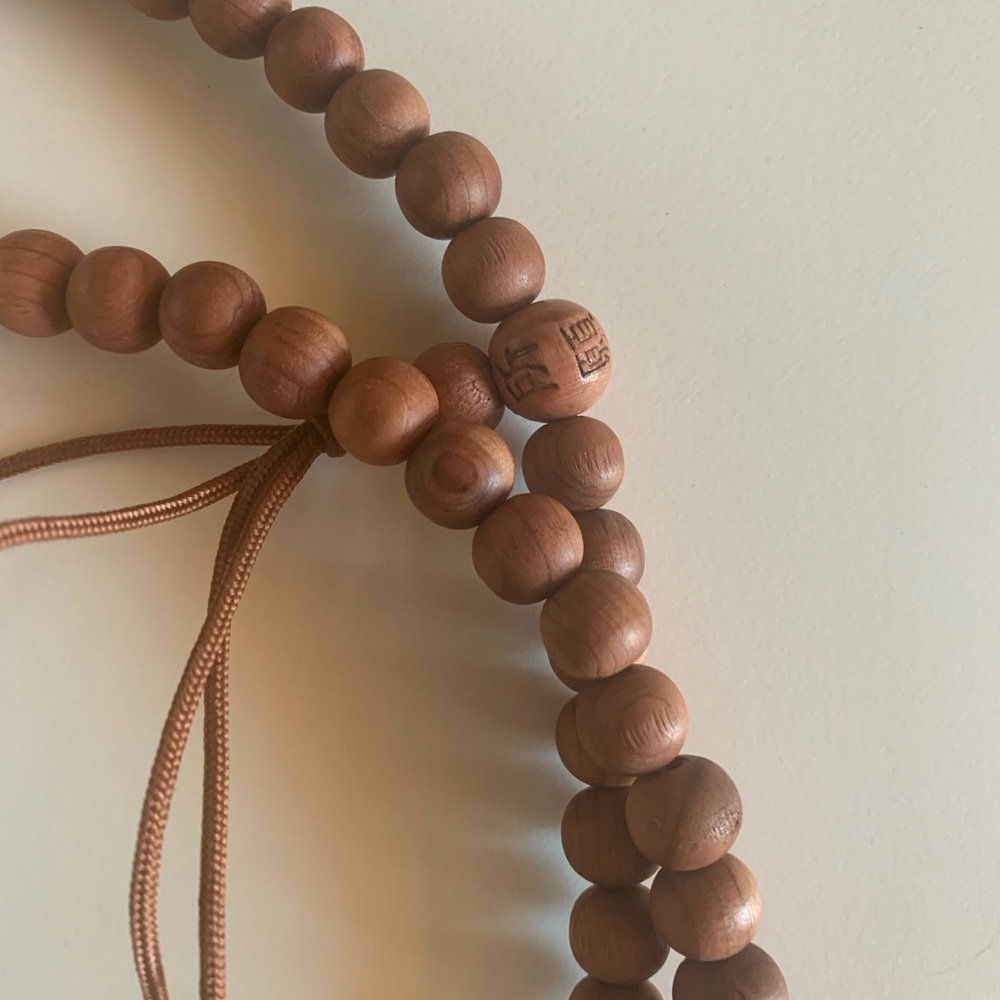 Malas - Picture 2 of 2